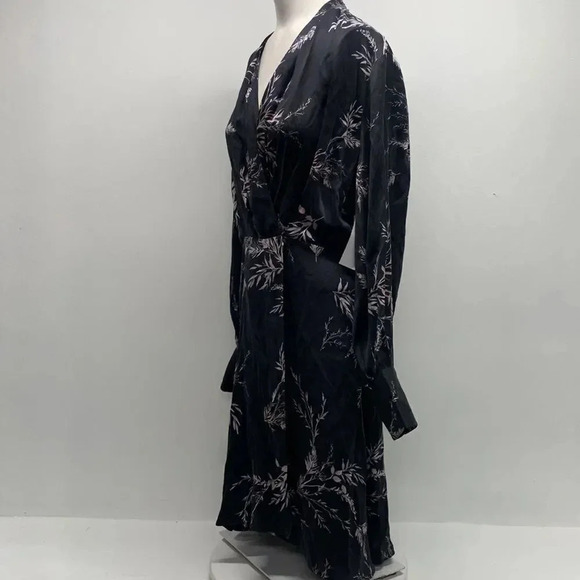 Equipment Femme Fanetta Wrap Mini Dress Silk Black Floral NWT New Size 10 - Picture 11 of 16